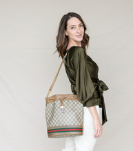 Cargar imagen en el visor de la galería, Ophedia Gucci Bolsa Bucket icónica.
