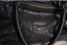 Cargar imagen en el visor de la galería, Givenchy Pandora Negra
